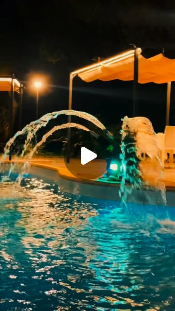 Party serale a bordo piscina